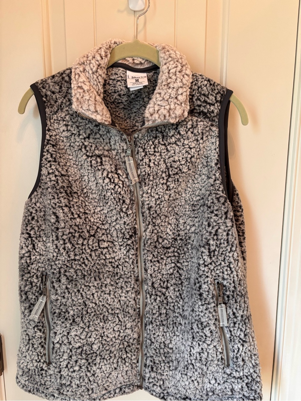 J. America Sherpa Vest gray winter women’s Medium